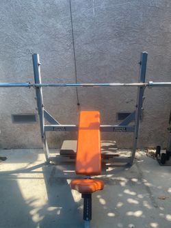 Hammer Strength Olympic Incline Bench Press