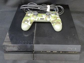 PS4 500GB  Plus 3 games and Camo Dual Shock