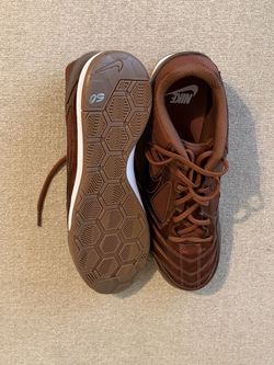 Nike Gato Low-Top Brown Sneakers