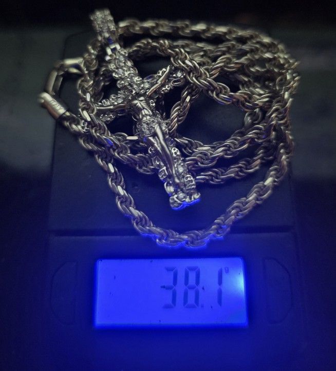 Rope Chain With Pendant