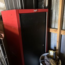 Milwaukee Pack out Cabinet Chest
