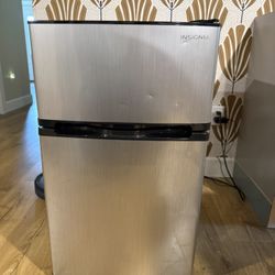 Mini Fridge With Freezer