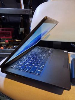 Dell Touch.. Laptop-Windows 11, i7, 16gb ram, 512 GB, SIM Card Slot - $265