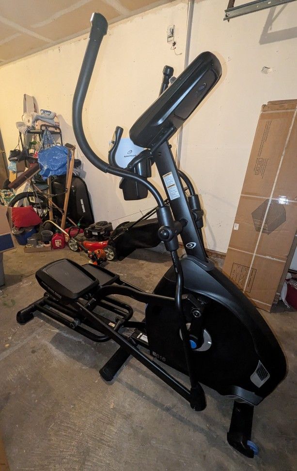 Nautilus E616 Elliptical Machine for FREE. Please Pick Up, No Delivery Available