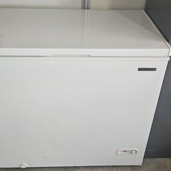 Thomson Chest Freezer 7.0 Cu.Ft. Great Shape And Perfect Working Condition! 
