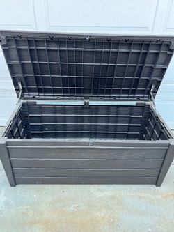 Keter Brightwood 120 Gallon Deck Box