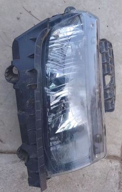 Chevrolet Camaro Right Passenger-Side Headlight Assembly – Used OEM Style