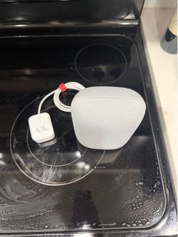Google Nest Audio Smart Speaker - Chalk (White) with Power Adapter