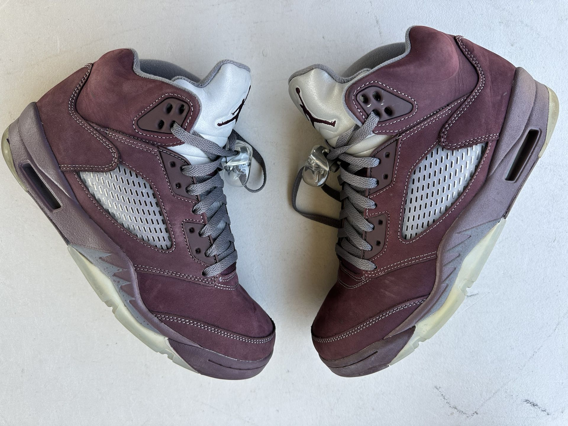 AIR JORDAN 5 RETRO BURGUNDY Size 9.5