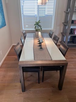 Dining Table & 6 Chairs
