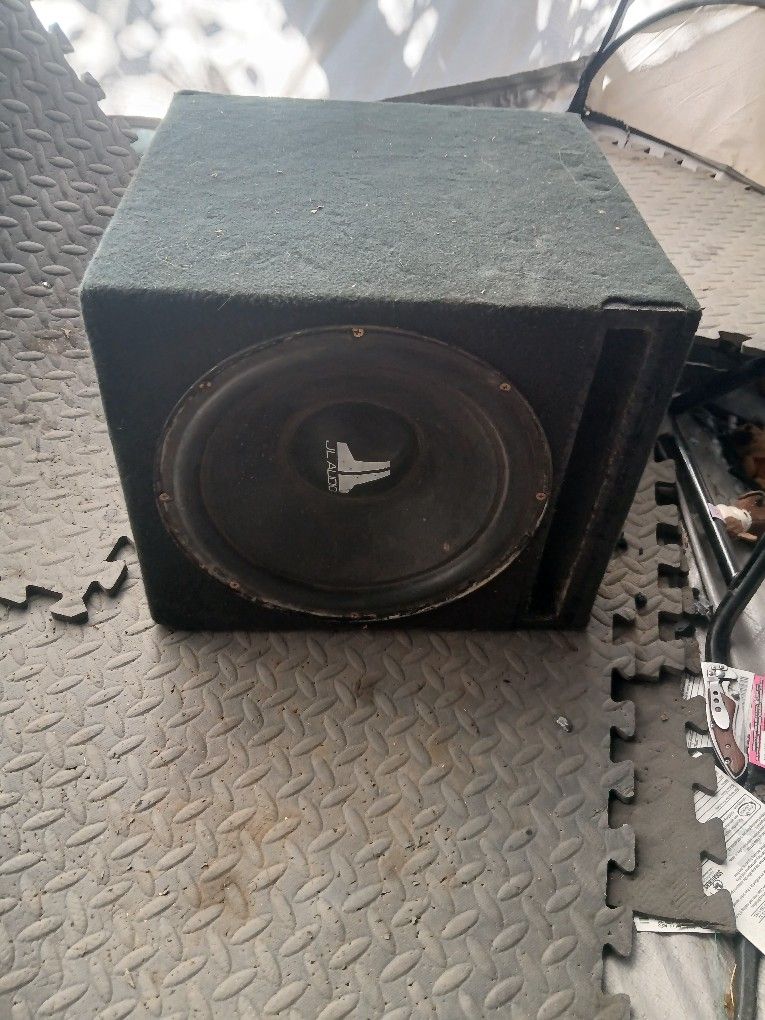 JL Audio 12w4D4 Dual Voice Coil 4ohm