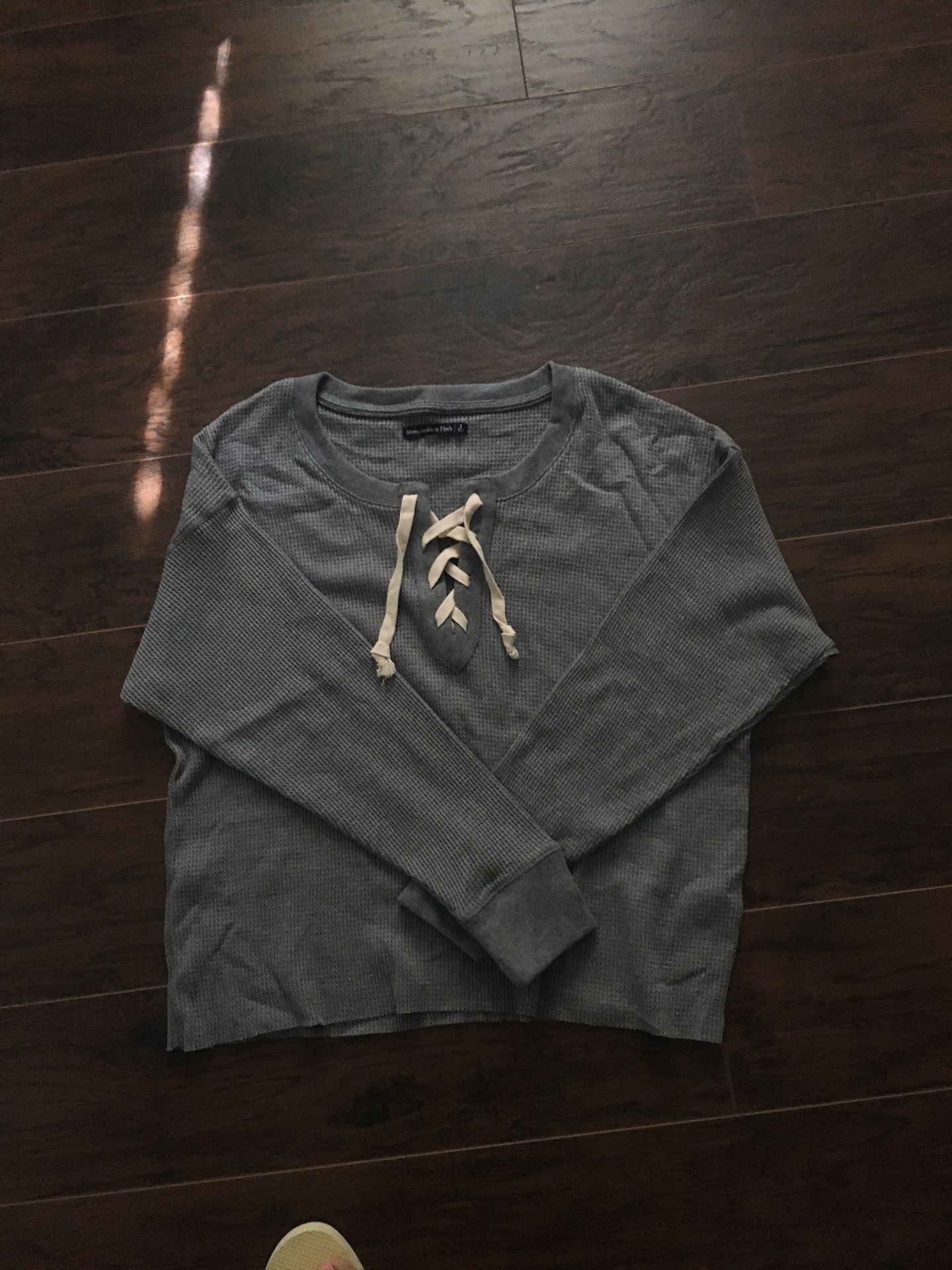 A&f long sleeve topside l
