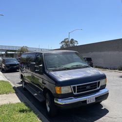 2003 Ford E-350