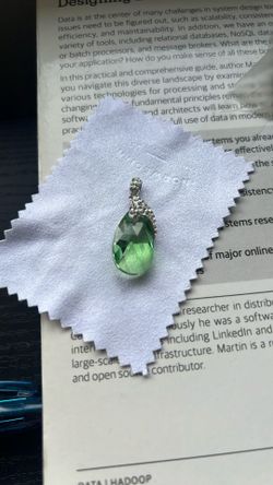 Elegant Green Teardrop Necklace Pendant