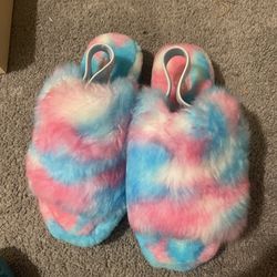 Ugg Sliders