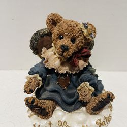 Vintage 1998 Boyds Bears & Friends Bearstone Love is the Master Key Numbered & S