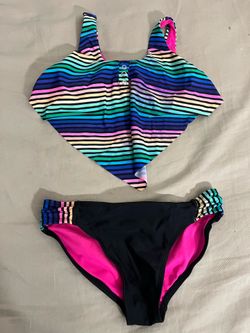 Girls swimsuit