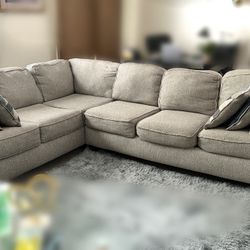 Sectional Couch/sofa