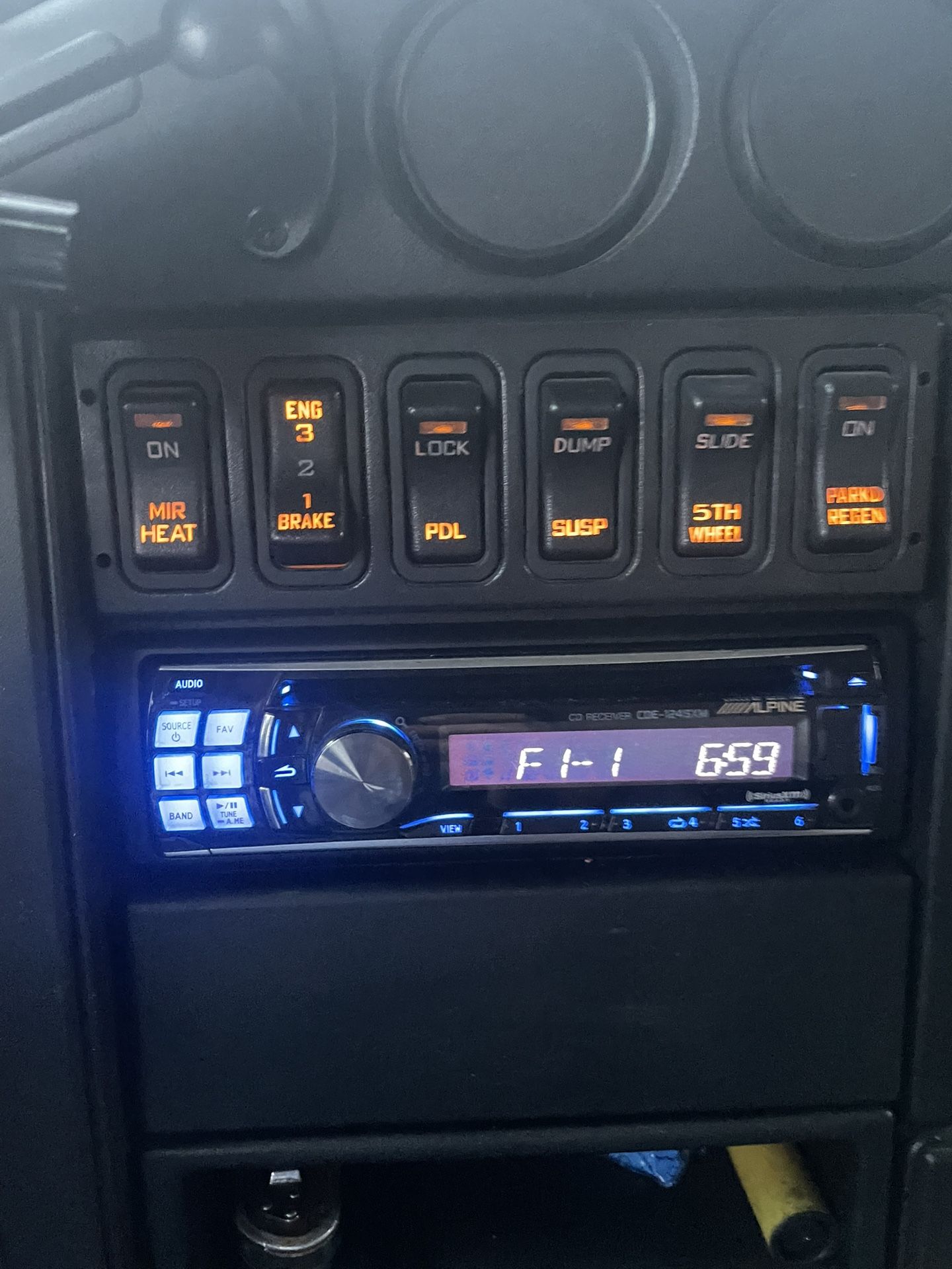 Alpine Stereo CDE-124SXM
