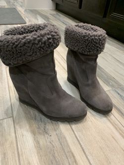 Ugh boots size 9 wedge bootie