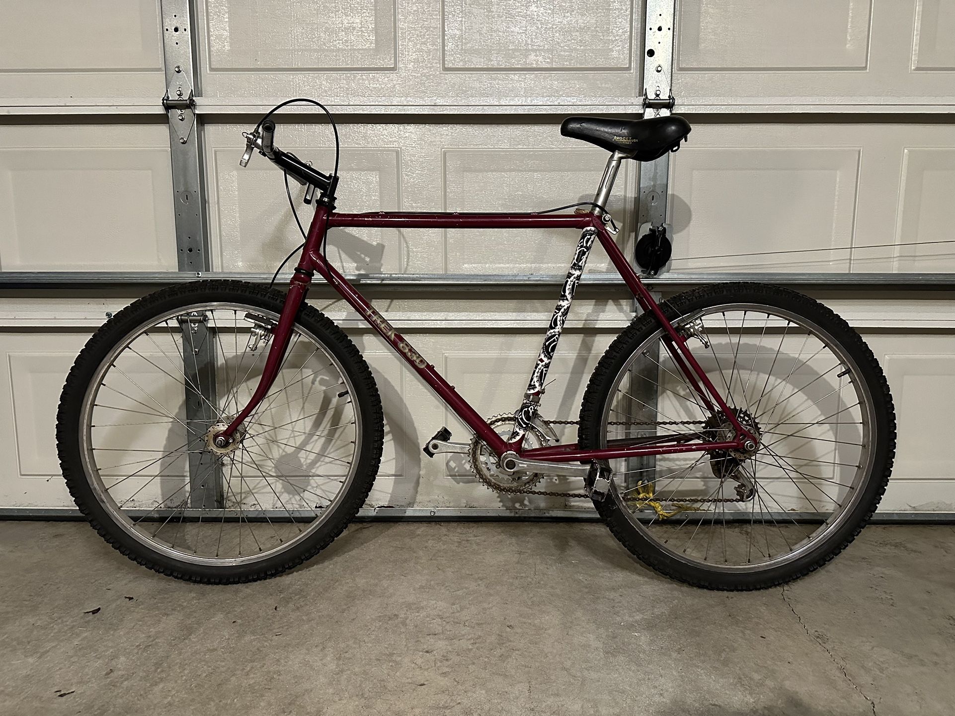 Trek 830 Mountain Bike