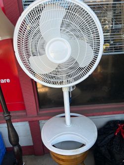 Lasko oscillating pedestal fan