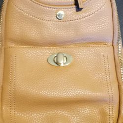 Nice contemporary tan faux leather Steve Madden crossbody bag with a pebbled texture