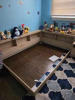 Full Size Bedroom Set Desser W/Nightstand & Chest