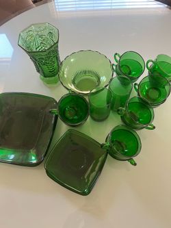 vintage green glassware by Anchor Hocking set