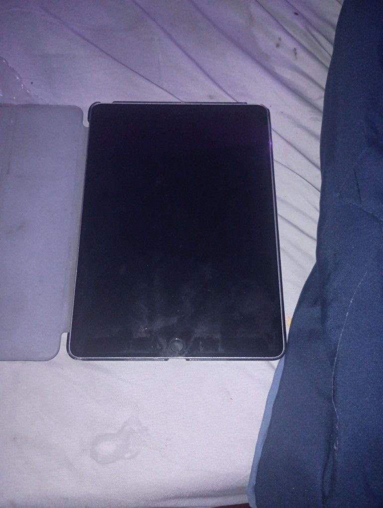 Locked iPad For Parts