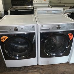 White Kenmore Elite Frontloader Washer And Dryer Set