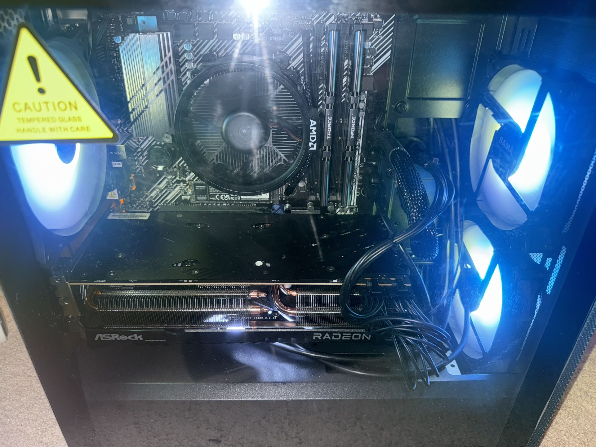 Custom Gaming PC – RX 7700 XT / Ryzen 7 / 16GB RAM / 1TB SSD – Ready to Game!