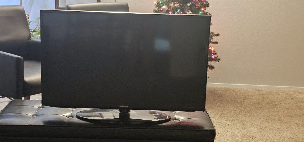 Black SAMSUNG AC110-120V-50-60 HZ 92W