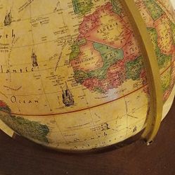 VINTAGE  GLOBE 