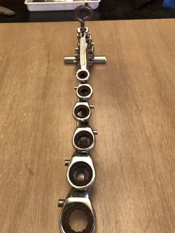 6 giant ratcheting wrenches 1 1/8 to 3/8 all in sequence. Sacrifice $60 OBO