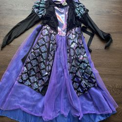 Halloween 🎃 Costume, Size M (10Y)