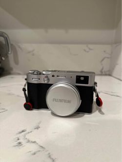 Fujifilm X100V