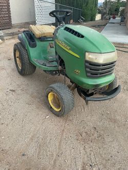 John Deere Riding Lawnmower