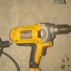 DEWALT DWD216G 1/2-in Keyed VSR Mid Handle Drill