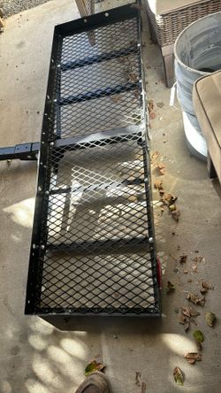 hitch-mounted cargo carrier