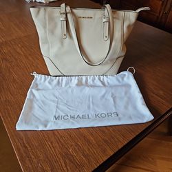 Michael Kors Bag Gold Color Trim