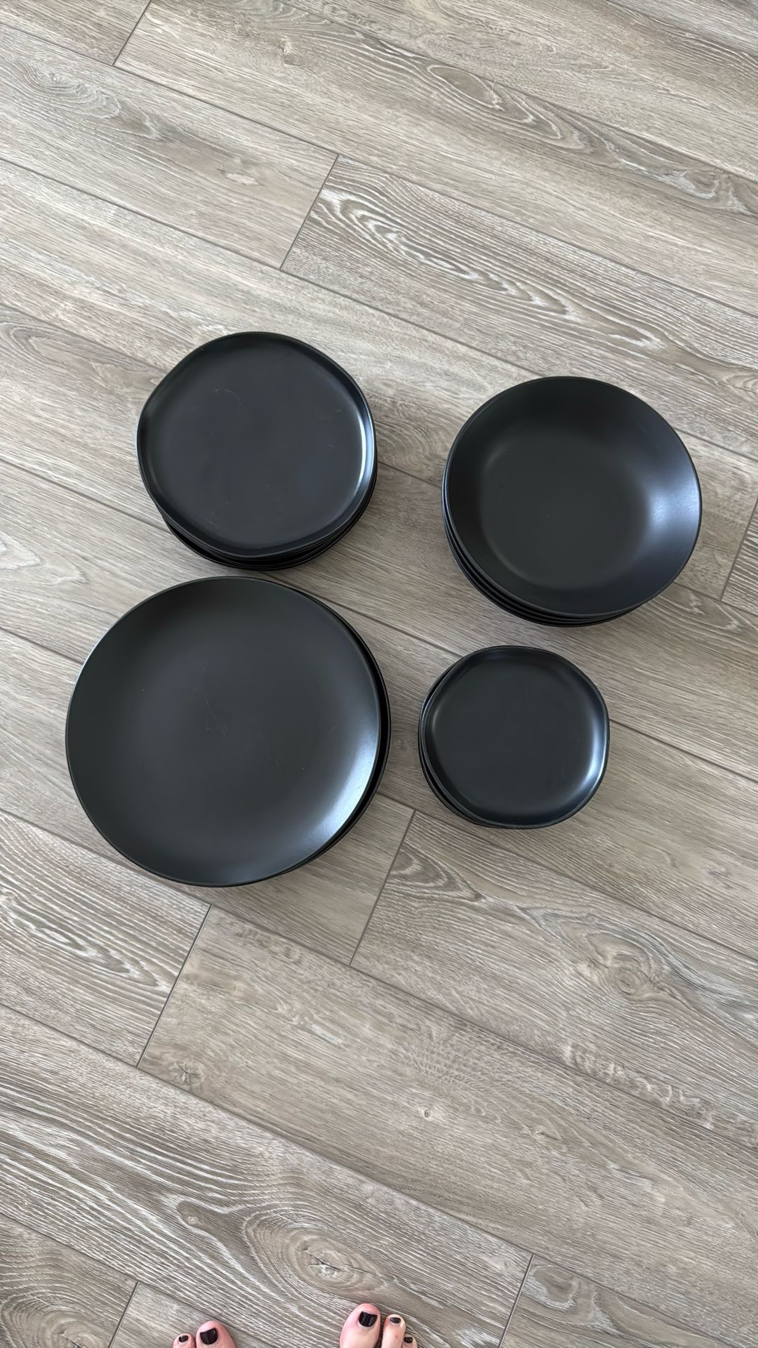 Black Dish Set