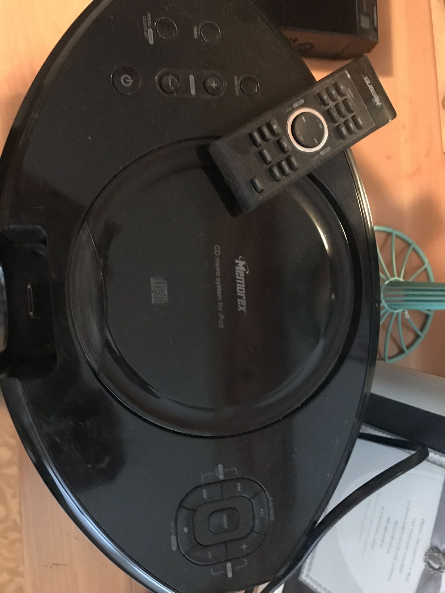 Memorex CD player and iPod player combo