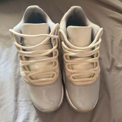 Jordan 11s Cement Grey Size 10