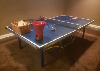Stiga Indoor Ping Pong Table – Excellent Condition (with Accessories)