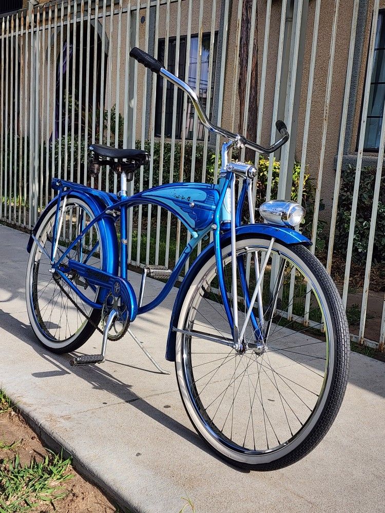 1957 SCHWINN DELUXE HORNET (26 INCH)