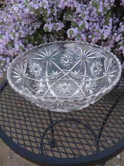 LARGE GLASS BOWL WITH FLOWER DESIGNS