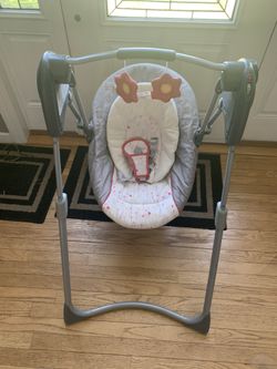 Graco Slim Spaces Compact Baby Swing, Alma