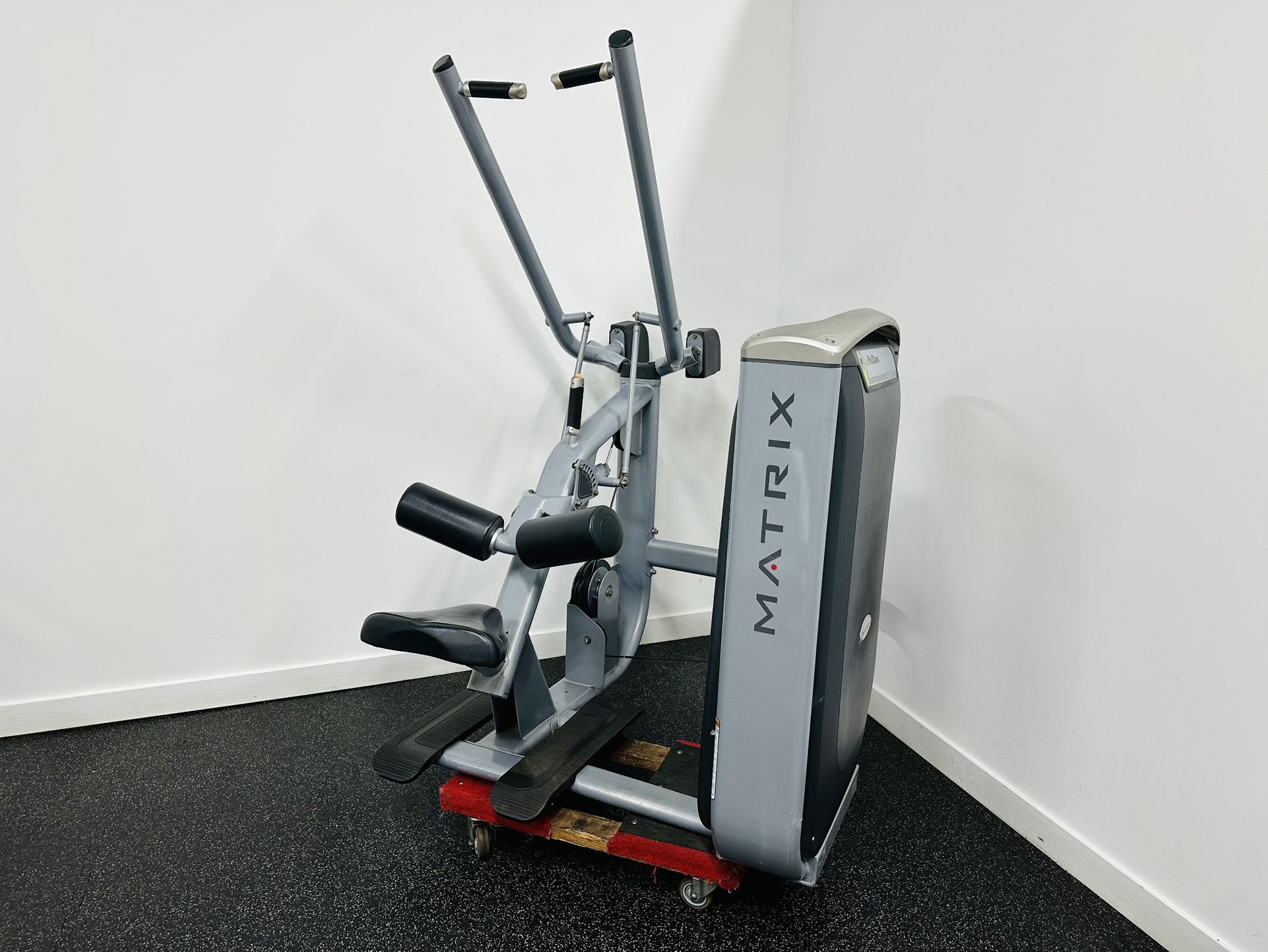 Matrix G7 Lat Pull Down Machine - Workout - Fitness - Gym Equipment