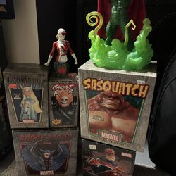 Action Figure, Toy, Statue, Comic Lot.